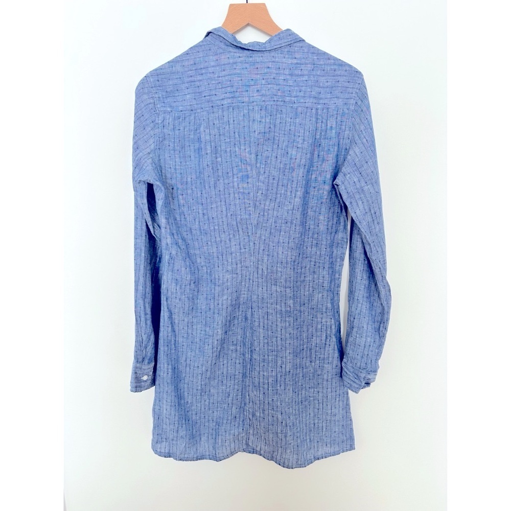 FRANK & EILEEN BARRY BLUE LINEN TOP WITH MINI FLOWERS - Picture 9 of 11